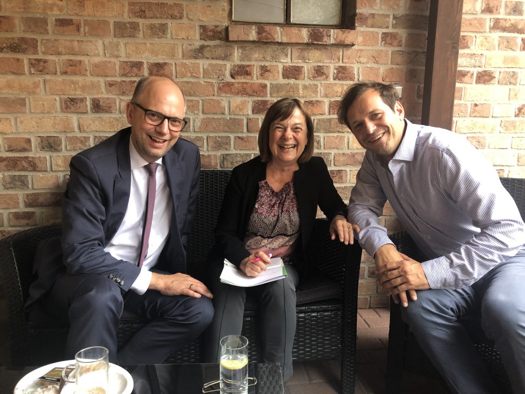 Till Steffen besucht Ursula Nonnemacher in Brandenburg